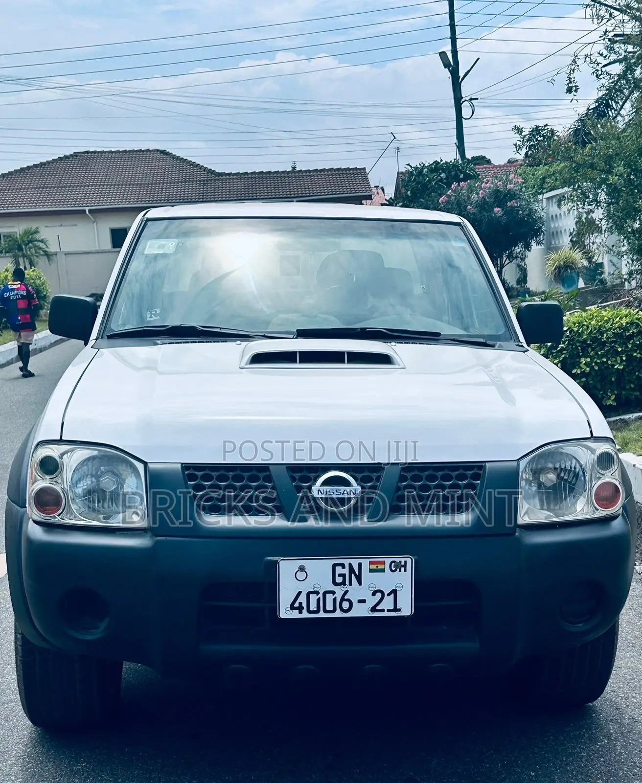 Nissan Hardbody 2021 White