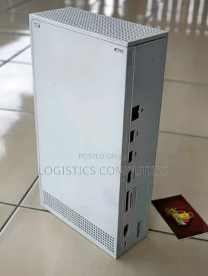 Xbox Series S No Games and Pad