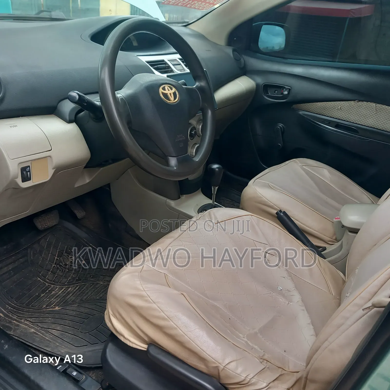 Toyota Yaris 2010 Green