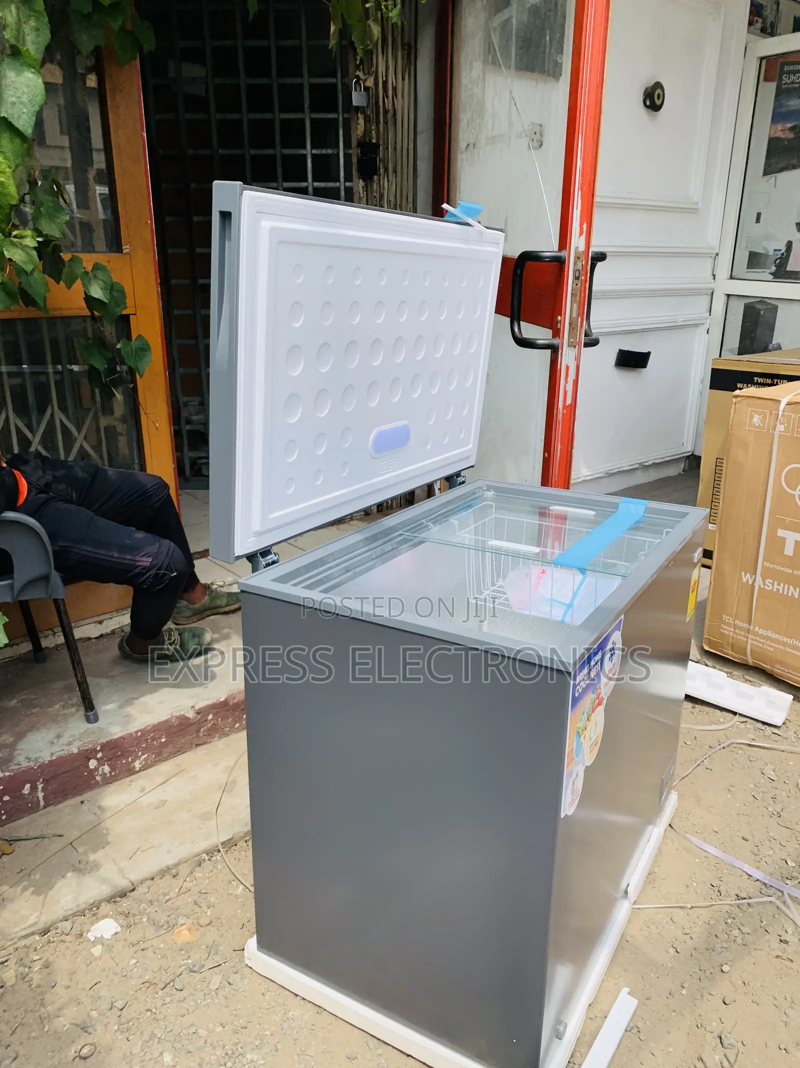 Pearl 200Liters Single Door Chest Freezer PCF-240