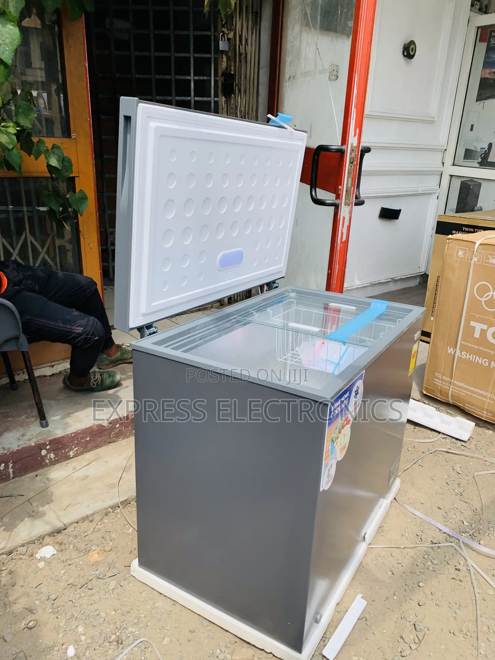 Pearl 200Liters Single Door Chest Freezer PCF-240