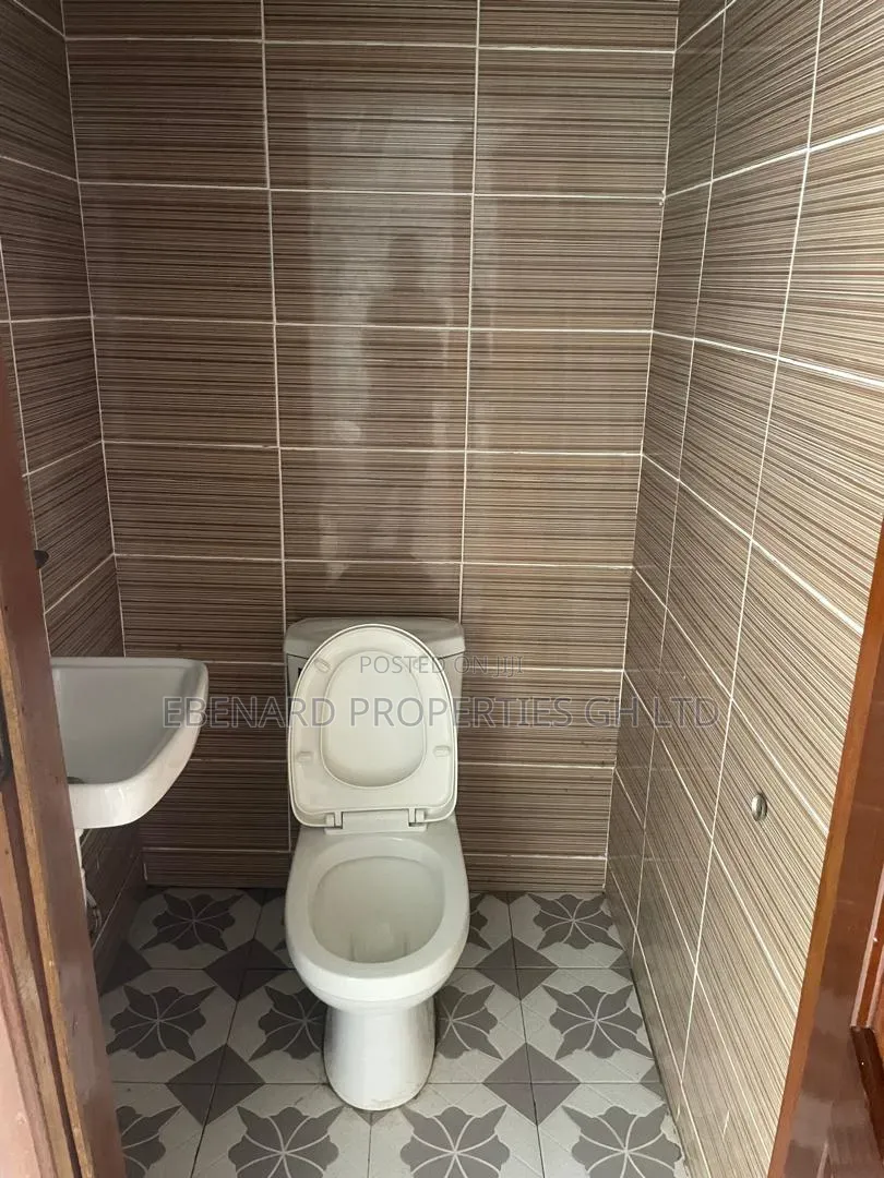 2bdrm Apartment in Ebenard Properties, Baatsona Total for rent