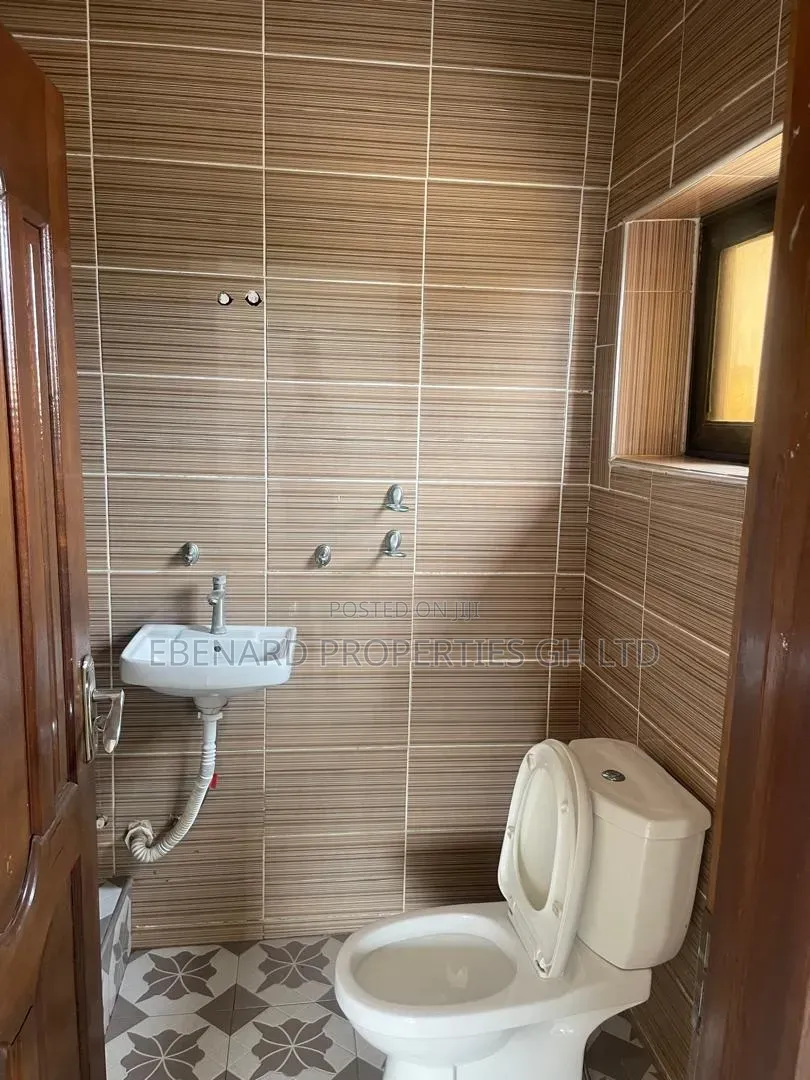 2bdrm Apartment in Ebenard Properties, Baatsona Total for rent