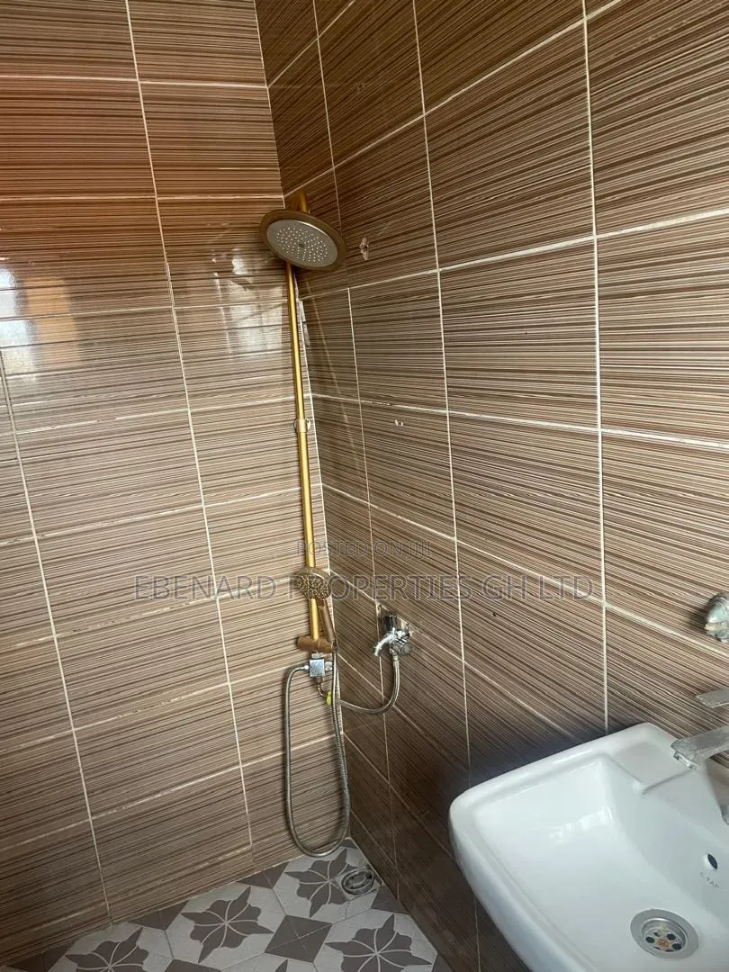 2bdrm Apartment in Ebenard Properties, Baatsona Total for rent