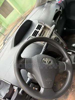 Toyota Vitz 1.0 FWD 5dr 2010 Gray