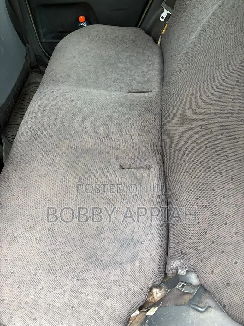 Toyota Vitz 1.0 FWD 5dr 2010 Gray