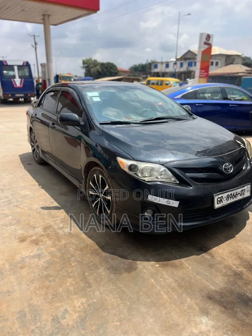 Toyota Corolla 2013 Black