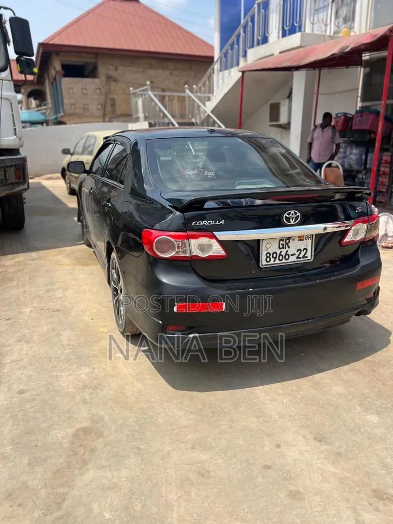 Toyota Corolla 2013 Black