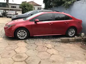 Toyota Corolla XLE 2020 Red