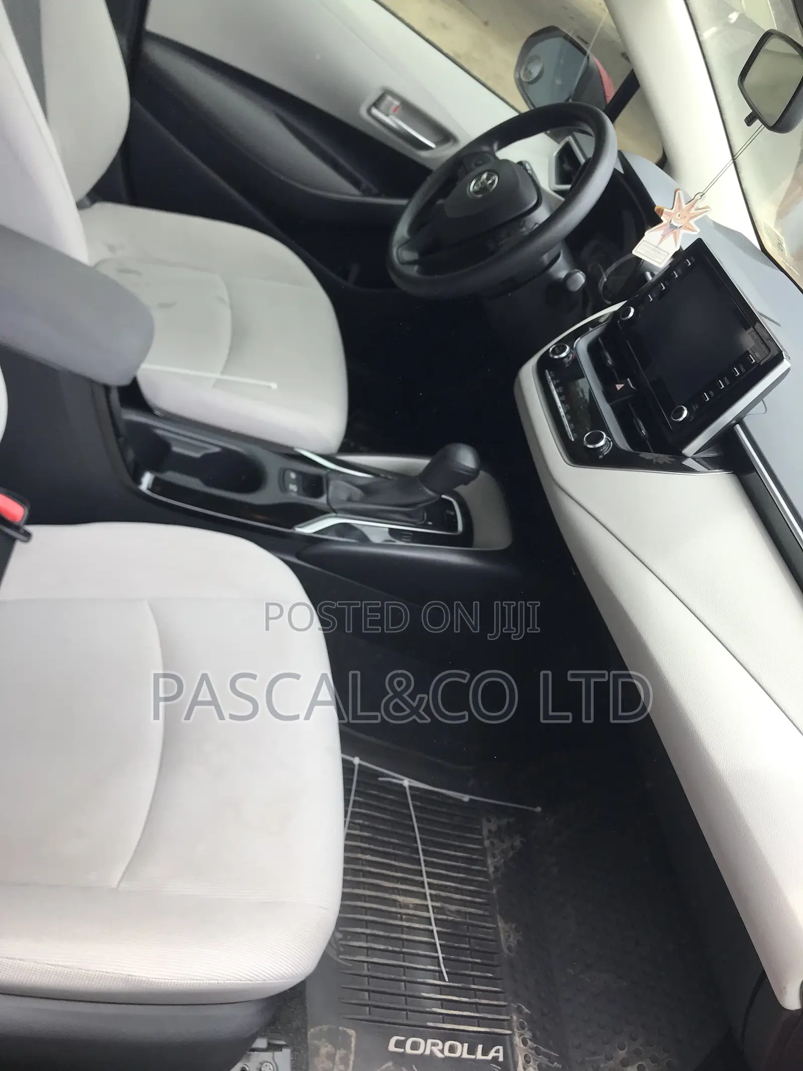 Toyota Corolla XLE 2020 Red