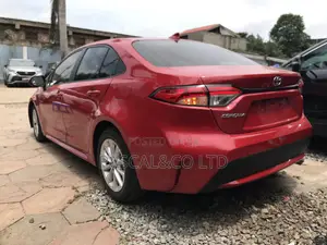 Toyota Corolla XLE 2020 Red