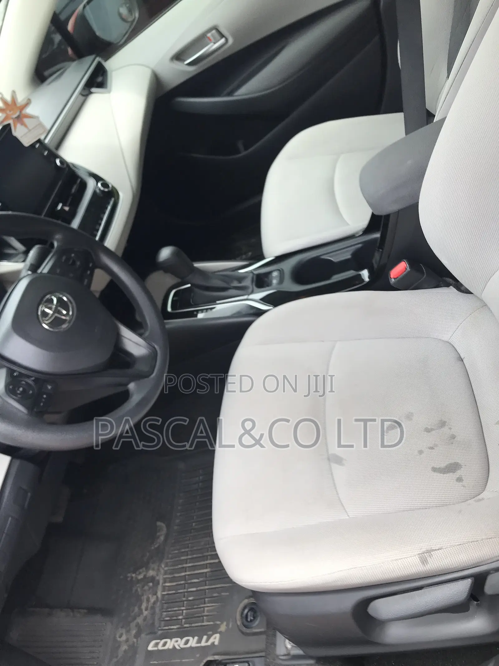 Toyota Corolla XLE 2020 Red