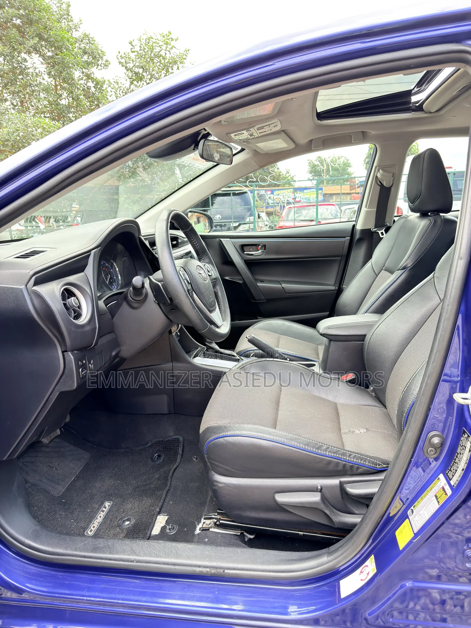 Toyota Corolla SE (1.8L 4cyl 6M) 2018 Blue