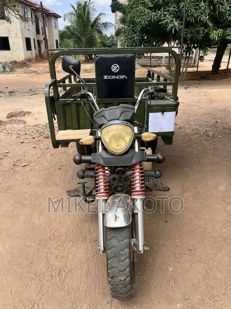 Royal Motorcycle 2021 Green