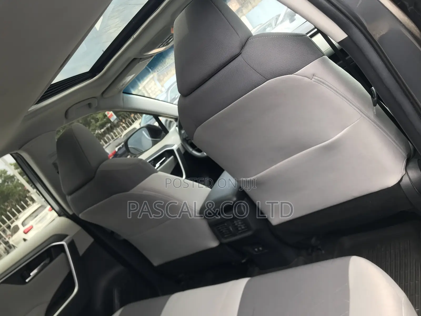 Toyota RAV4 XLE Premium 2022 Gray