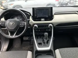 Toyota RAV4 XLE Premium 2022 Gray