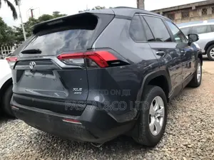 Toyota RAV4 XLE Premium 2022 Gray