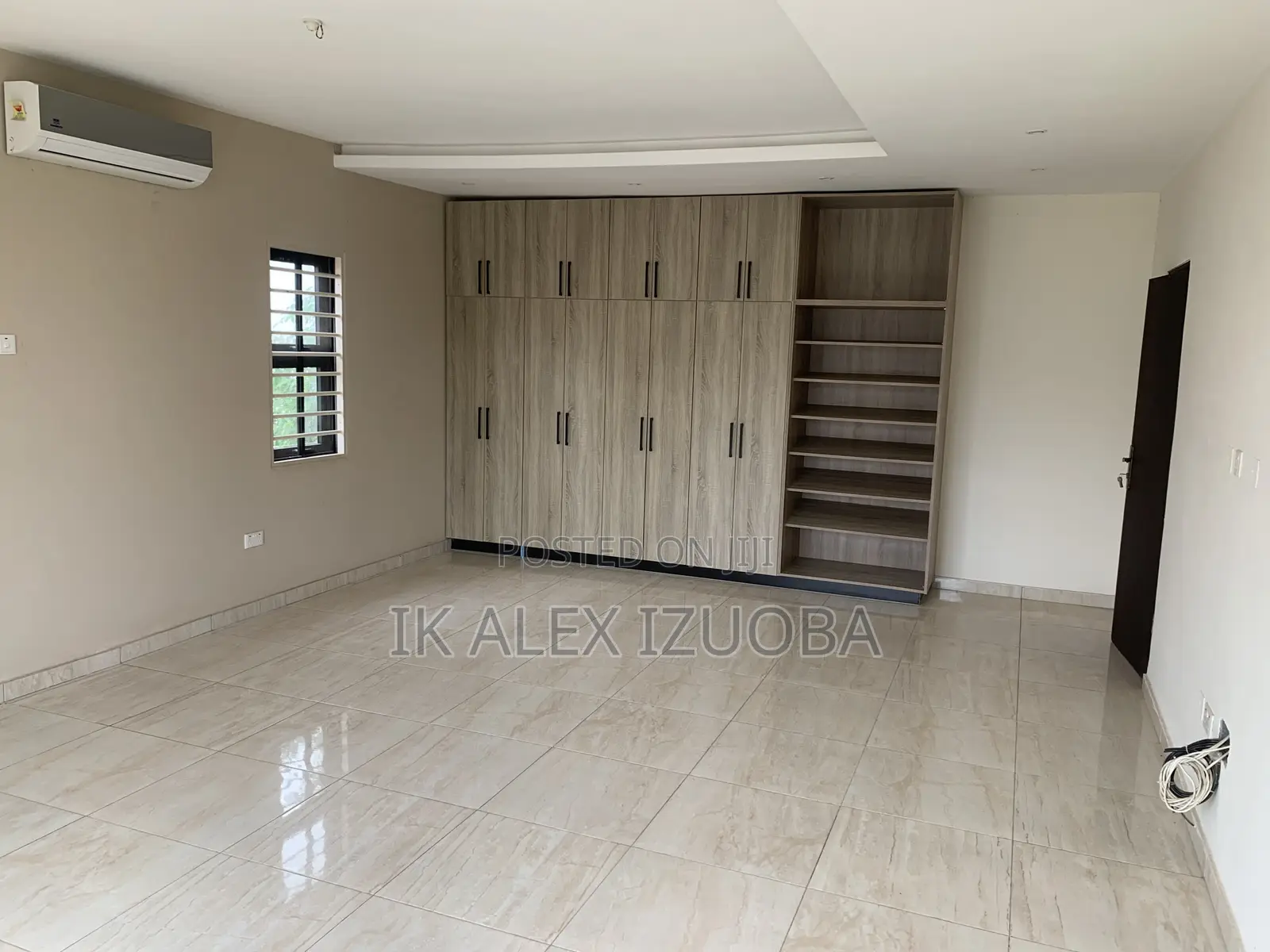 6bdrm Duplex in Lakeside Community 8 for sale
