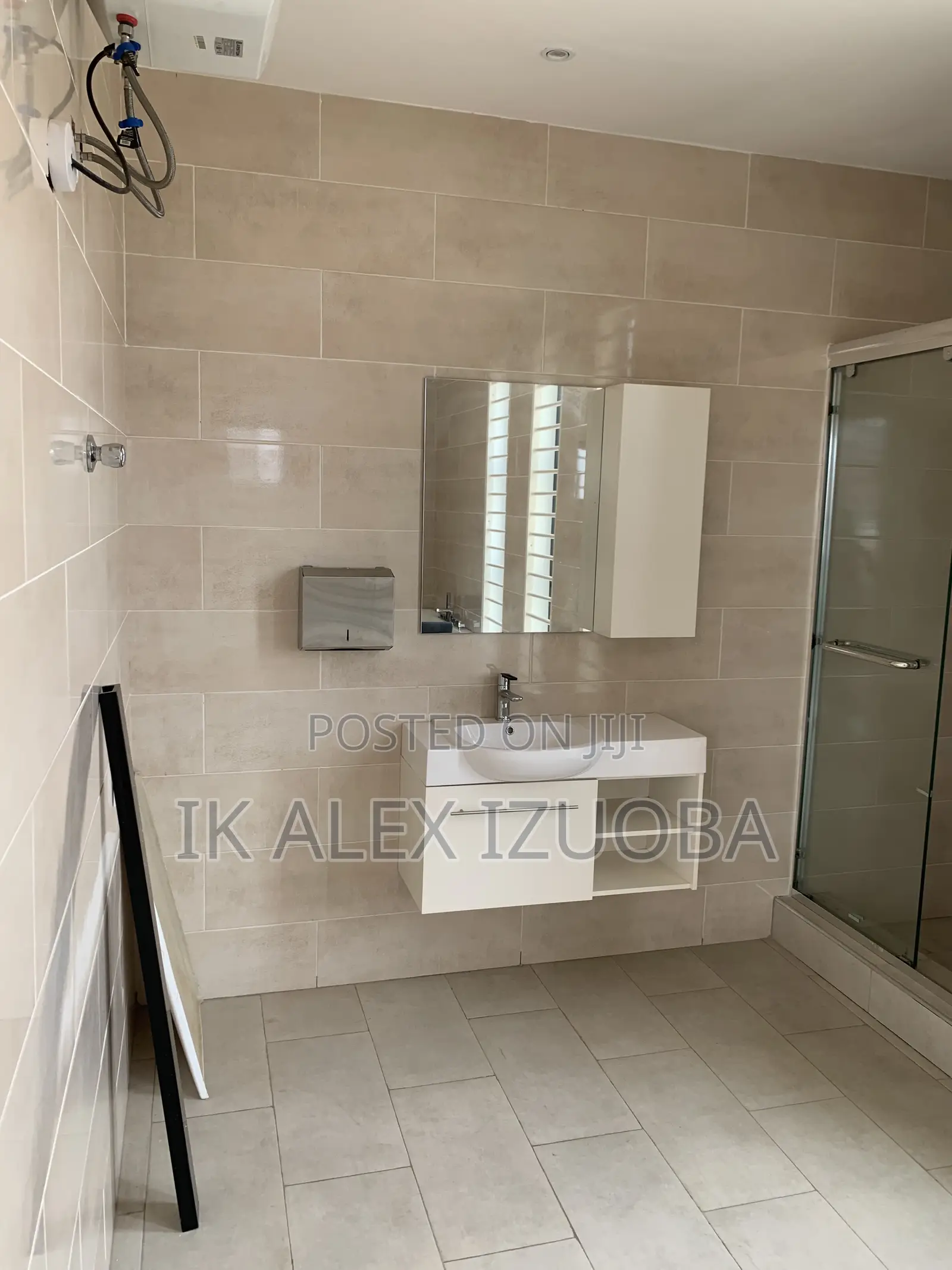 6bdrm Duplex in Lakeside Community 8 for sale