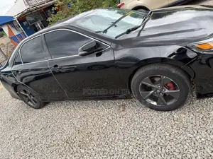 Toyota Camry SE 4dr Sedan (2.5L 4cyl 6A) 2013 Black
