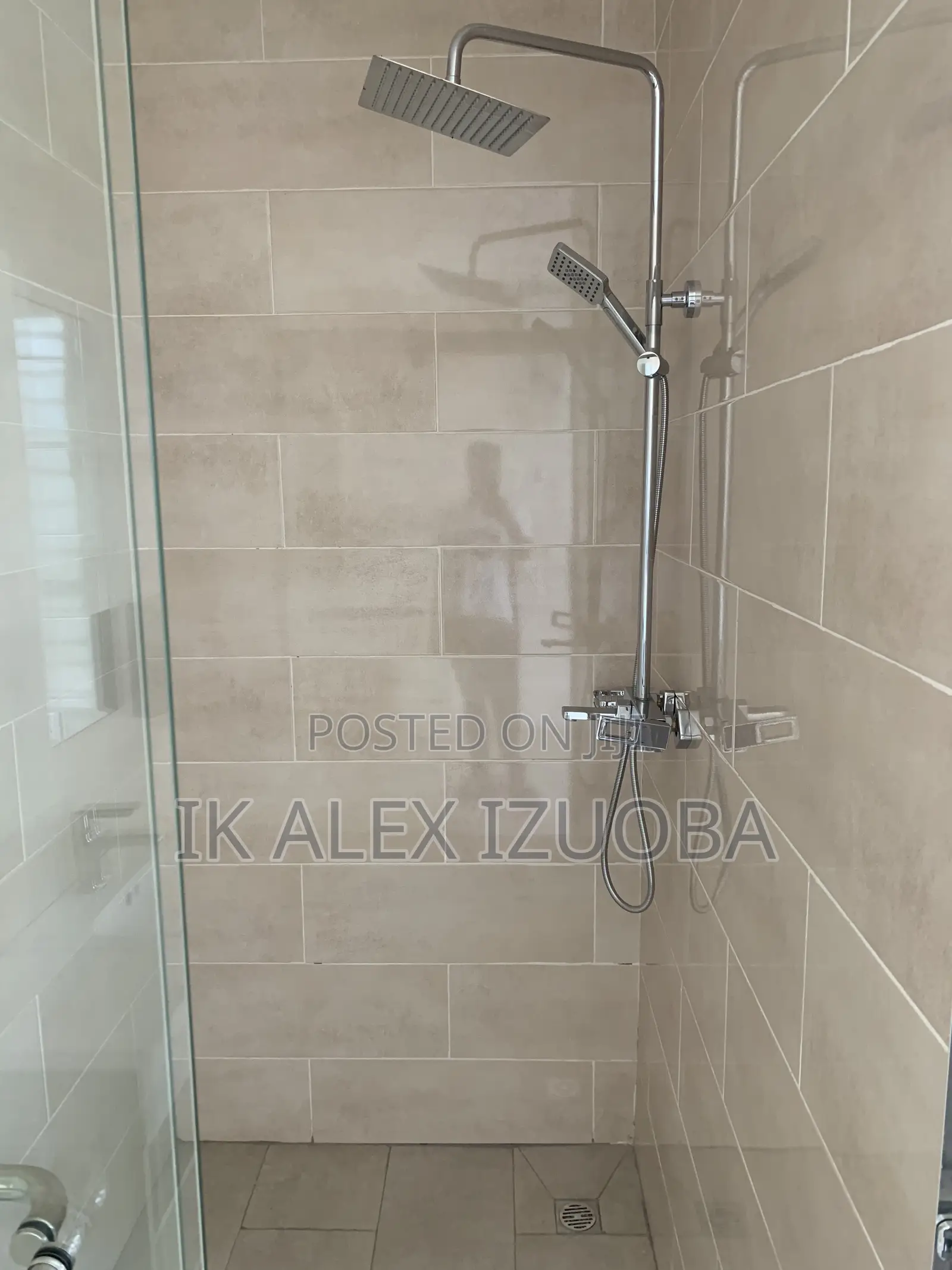 6bdrm Duplex in Lakeside Community 8 for sale