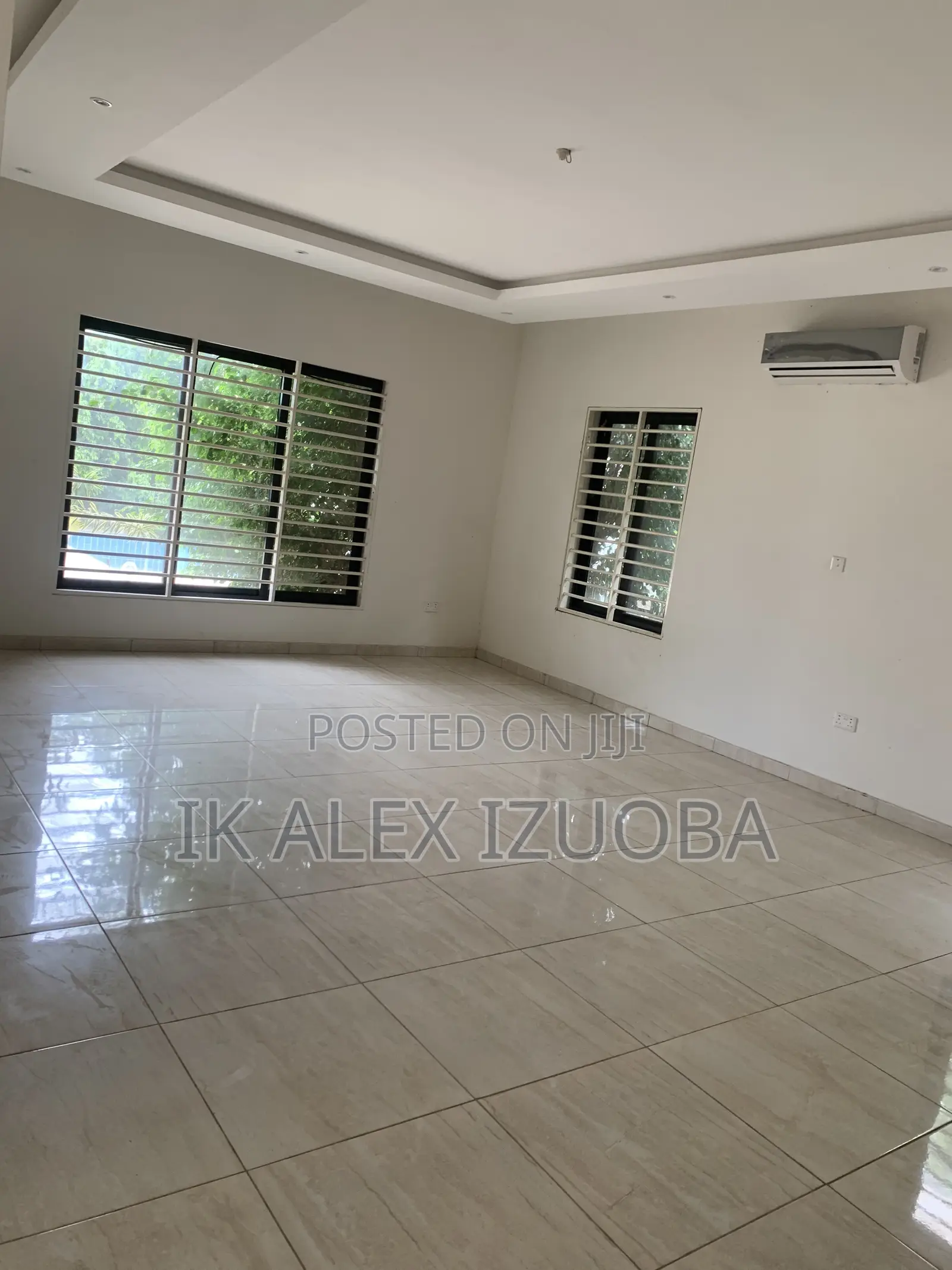 6bdrm Duplex in Lakeside Community 8 for sale