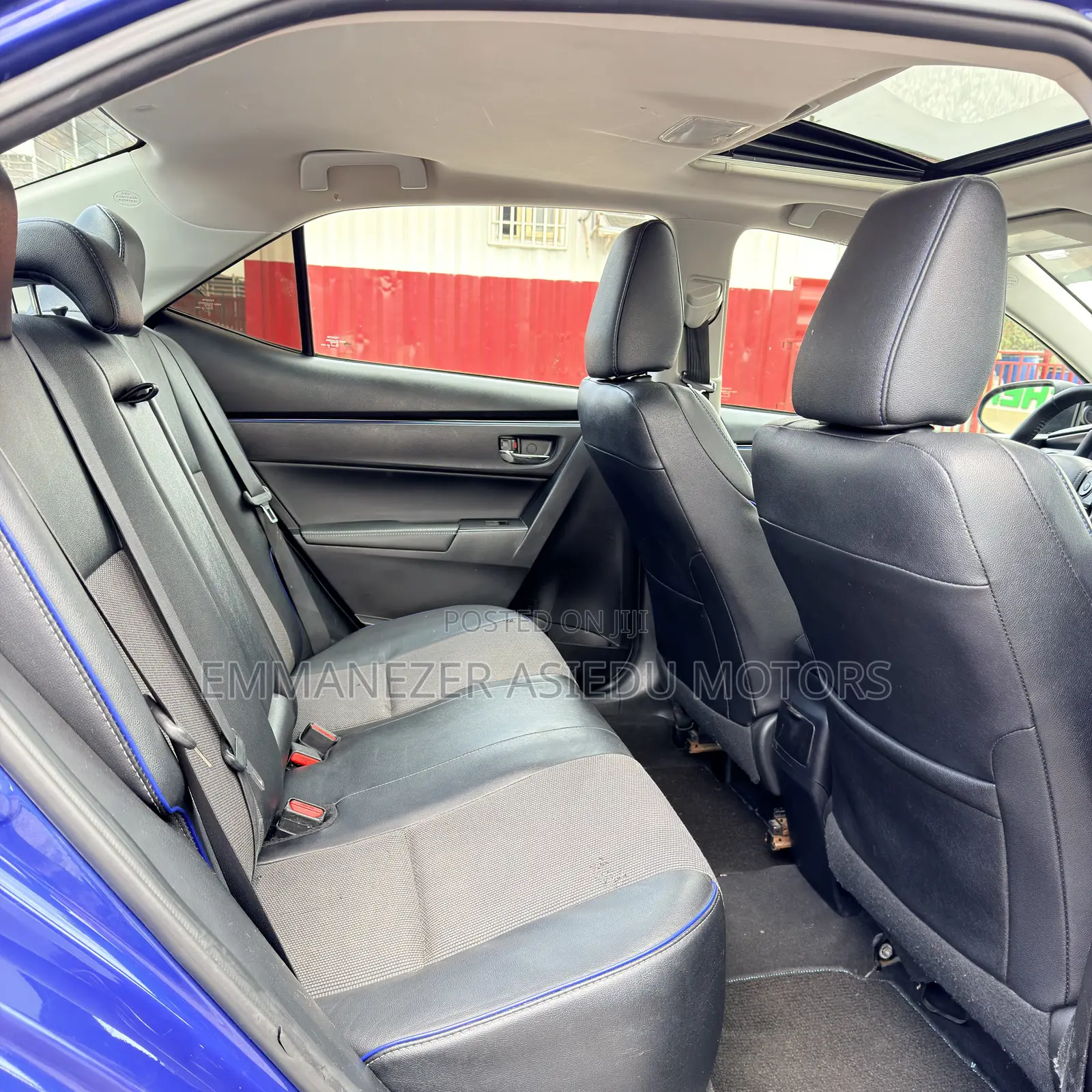 Toyota Corolla SE (1.8L 4cyl 6M) 2018 Blue