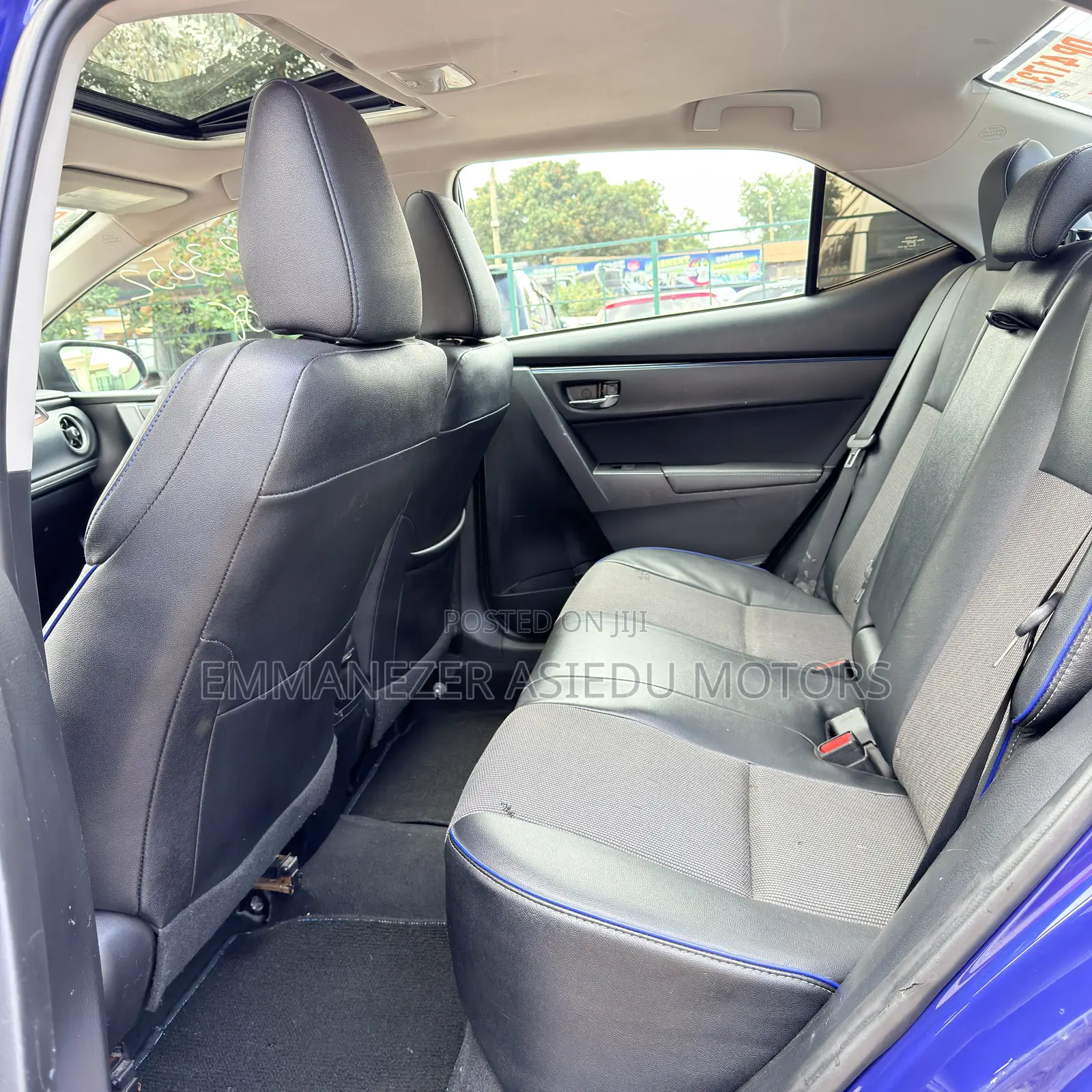 Toyota Corolla SE (1.8L 4cyl 6M) 2018 Blue