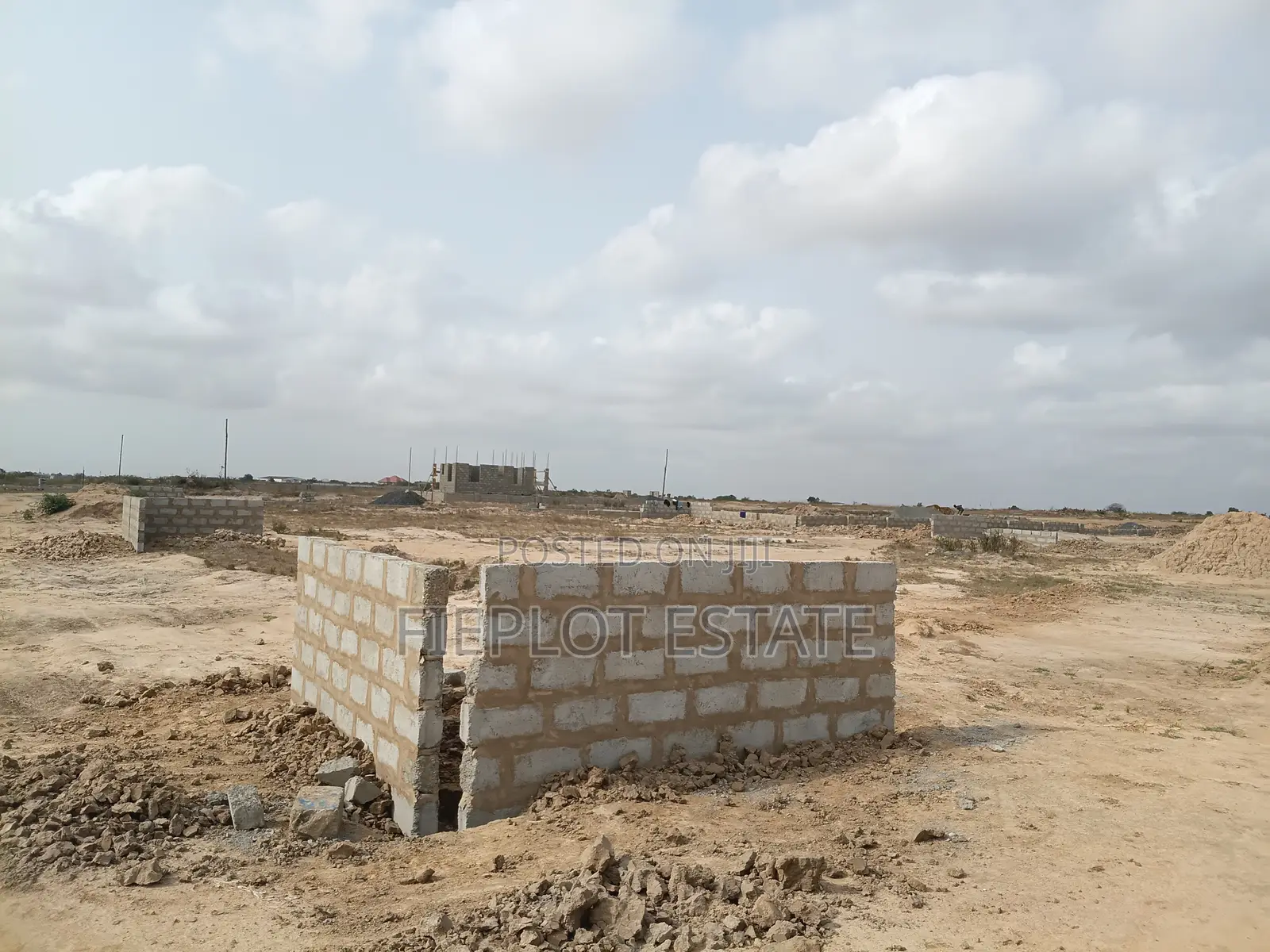 Full Plot for Sale Near Tsopoli Police Barrier – Skyport City