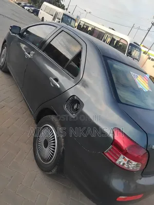 Toyota Yaris 2010 Black