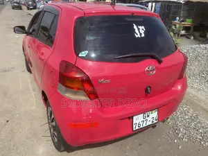 Toyota Vitz 2010 Red