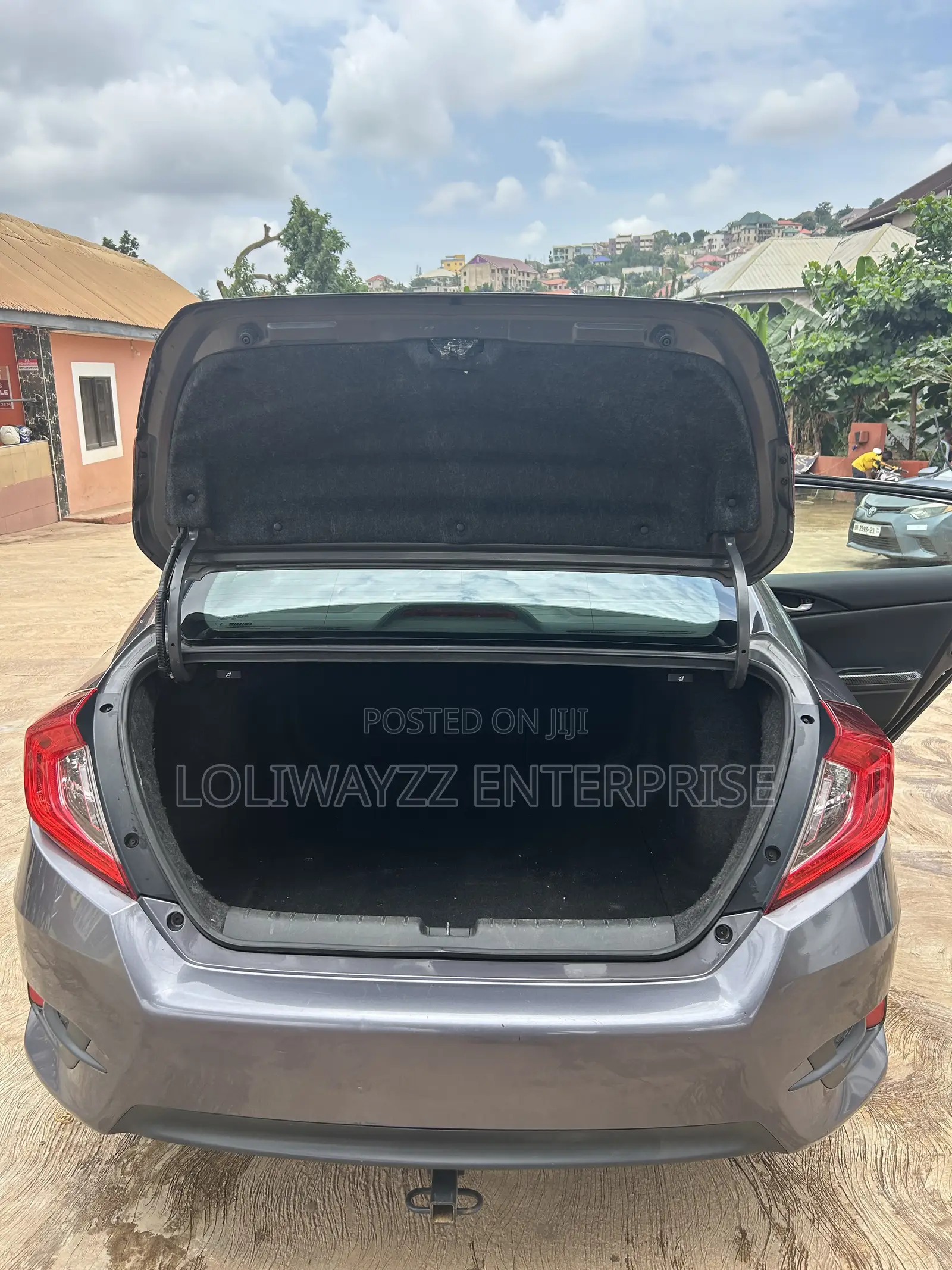 Honda Civic LX 2dr Coupe (2.0L 4cyl) 2017 Gray