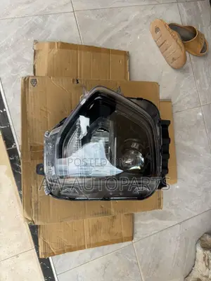 Hyundai Santa Fe 2019 Head Light. Left Side