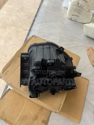 Hyundai Santa Fe 2019 Head Light. Left Side