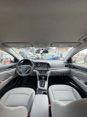 Hyundai Elantra ECO Sedan FWD (1.4L 4cyl 7A) 2017 Silver