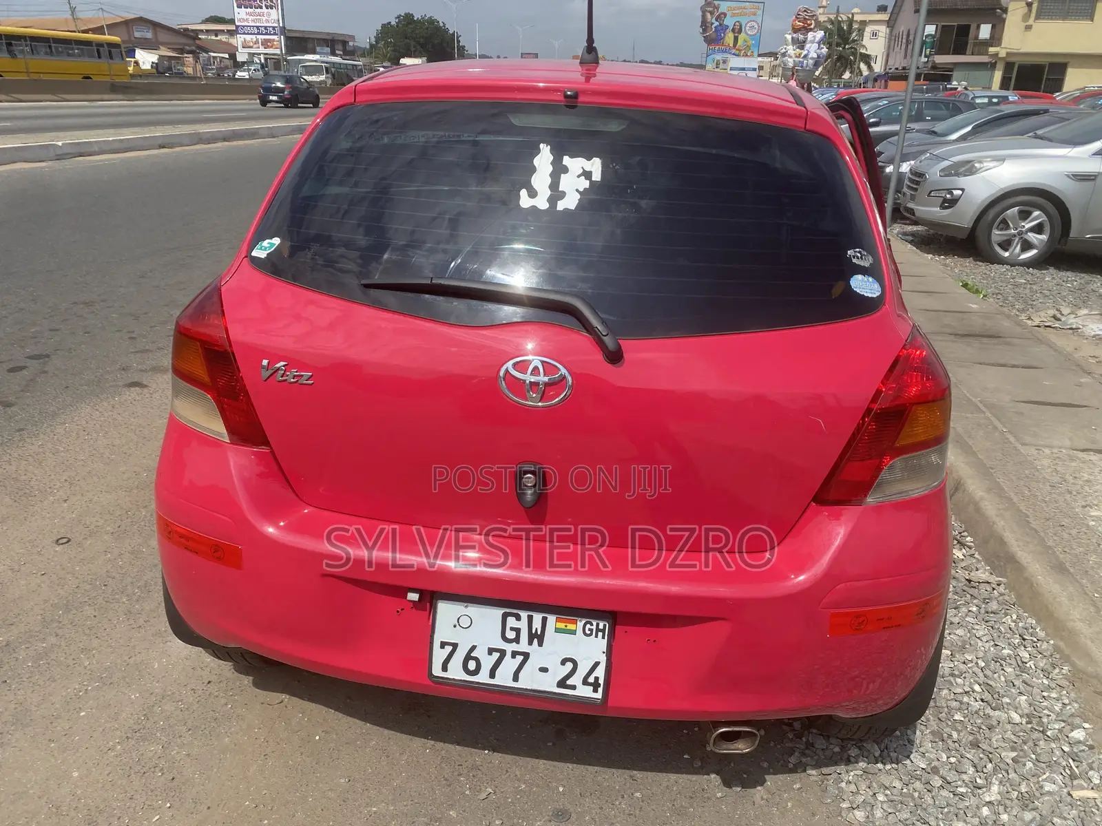 Toyota Vitz 2010 Red