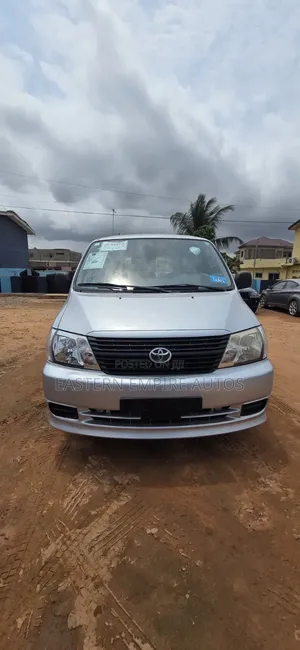 Toyota HiAce 2010 Silver