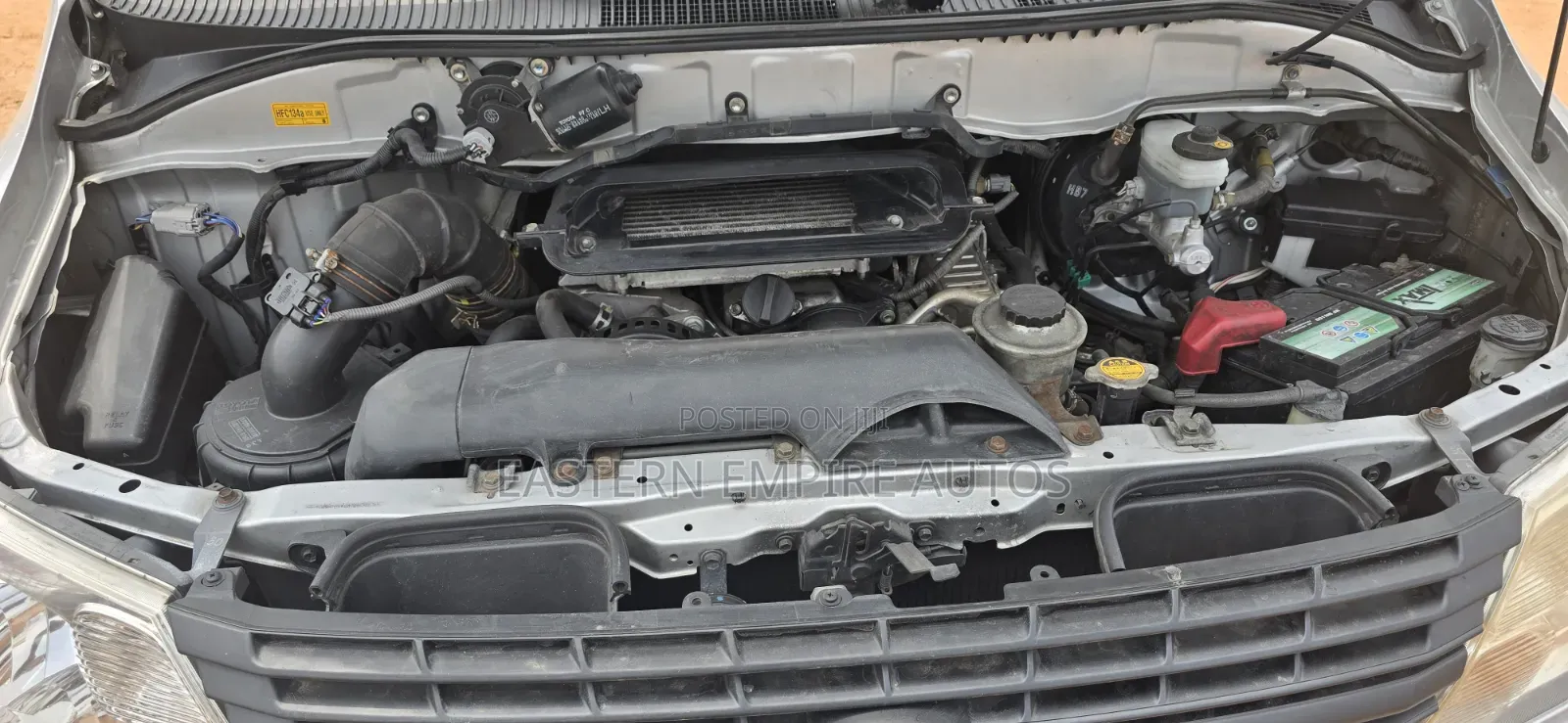 Toyota HiAce 2010 Silver
