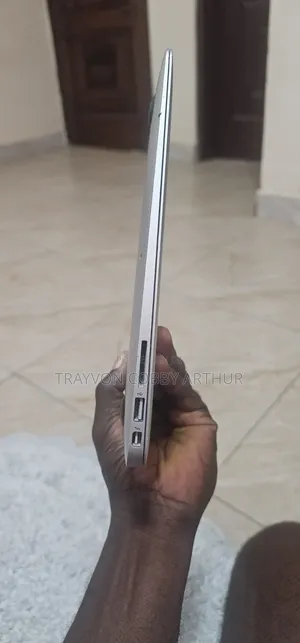 Laptop Apple MacBook Air 2013 4GB Intel Core 5 SSD 512GB