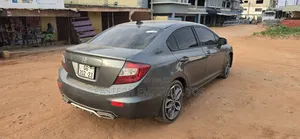 Honda Civic 1.8 5 Door Automatic 2012 Gray