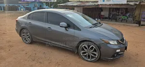 Honda Civic 1.8 5 Door Automatic 2012 Gray