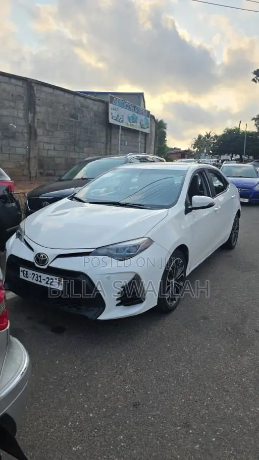 Toyota Corolla S 4dr Sedan (1.8L 4cyl CVT) 2016 White