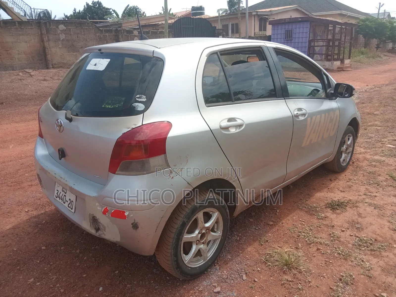 Toyota Vitz 1.0 FWD 5dr 2010 Silver