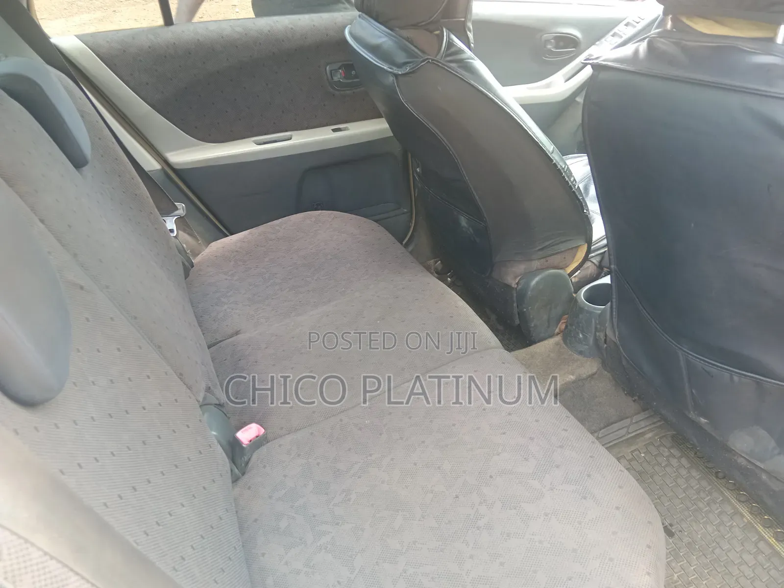 Toyota Vitz 1.0 FWD 5dr 2010 Silver
