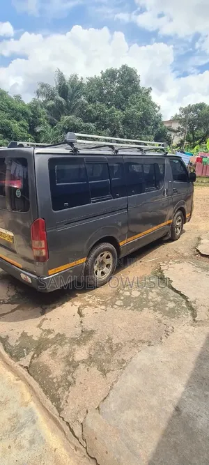 Toyota HiAce 2009 Grey
