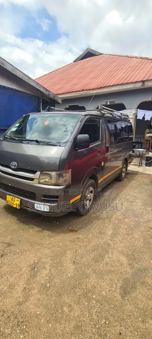 Toyota HiAce 2009 Grey