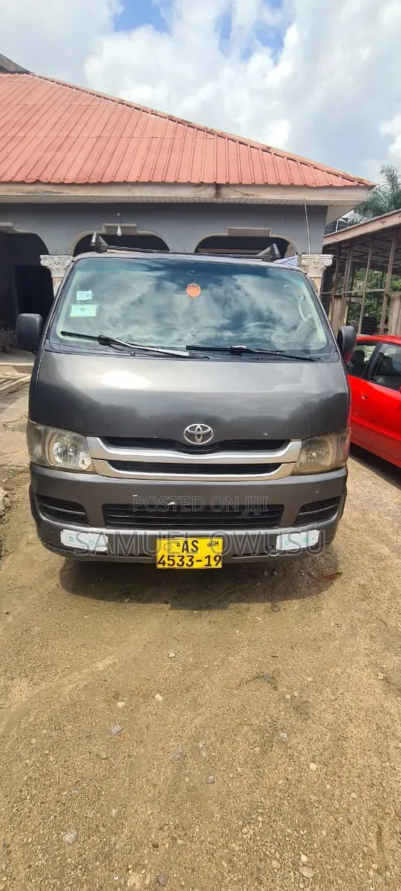 Toyota HiAce 2009 Grey