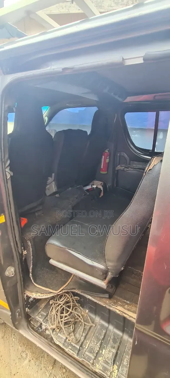 Toyota HiAce 2009 Grey