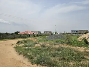 Secure Plot at Avenue 302, Prampram – Easy Access From the Junction