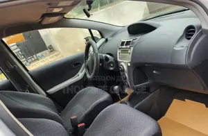 Toyota Yaris 2010 Gray